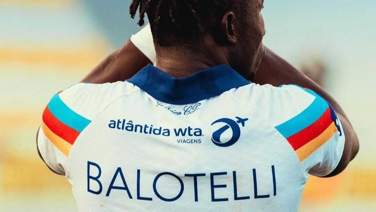 Balotelli diperkenalkan sebagai pemain baru Madura United di Liga 1 2025