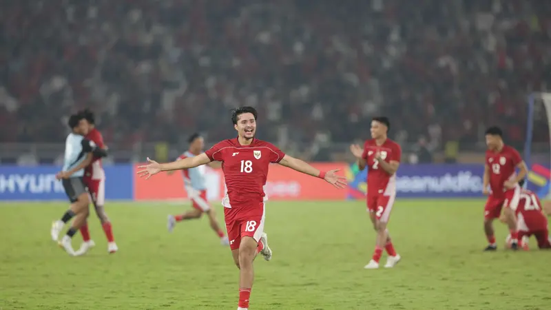Alfharezzi Buffon merayakan kemenangan Indonesia atas Thailand di semifinal Piala AFF U-23 2025
