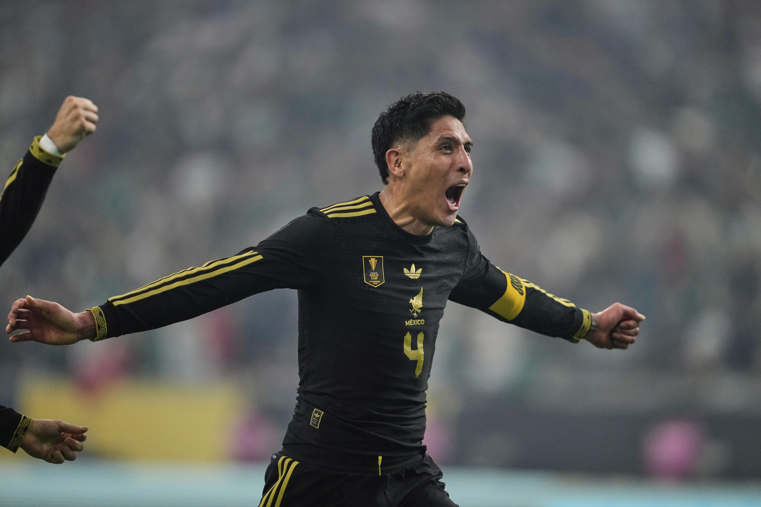 Edson Alvarez absen dari laga West Ham vs Everton di Summer Series